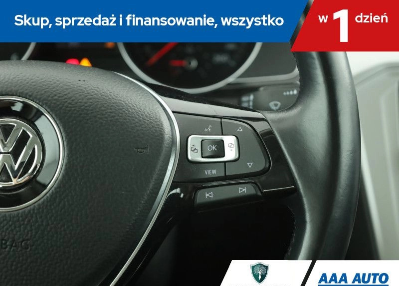 Volkswagen Passat cena 69000 przebieg: 141876, rok produkcji 2018 z Skępe małe 232